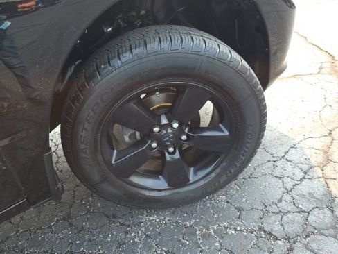 Used 2014 RAM 1500 Express w/ Black Ram 1500 Express Group AWD/4WD image 33