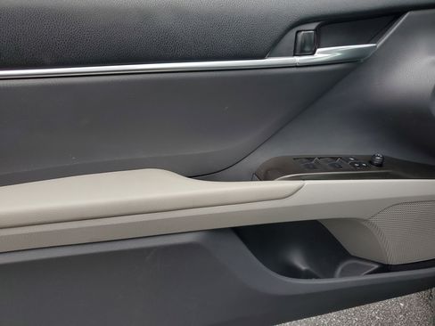 Used 2024 Toyota Camry SE image 17