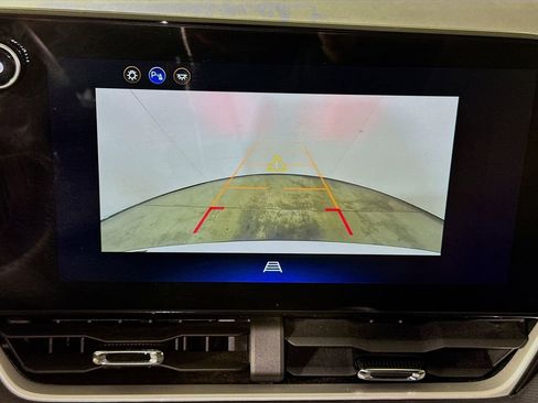 Used 2026 Chevrolet Equinox LT AWD/4WD image 12