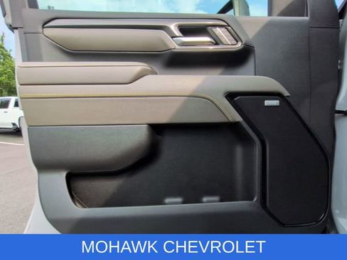 Certified 2024 Chevrolet Silverado 2500 ZR2 w/ Technology Package AWD/4WD image 24