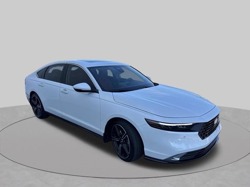 Used 2026 Honda Accord Touring image 3