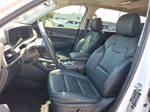 Used 2024 Kia Telluride EX AWD/4WD image 17