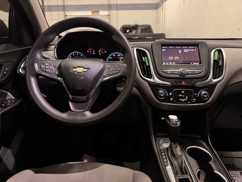 Used 2020 Chevrolet Equinox LS w/ LS Convenience Package image 17