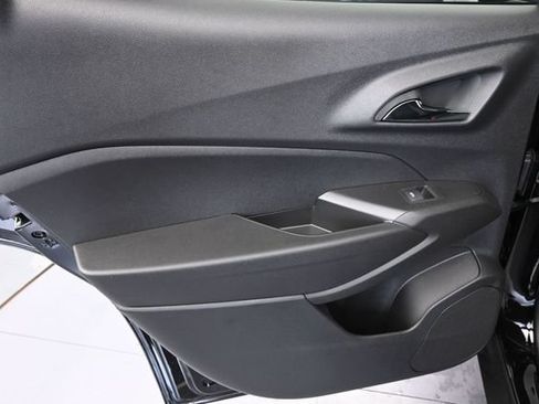 New 2026 Chevrolet Trax LT w/ LT Convenience Package FWD image 23