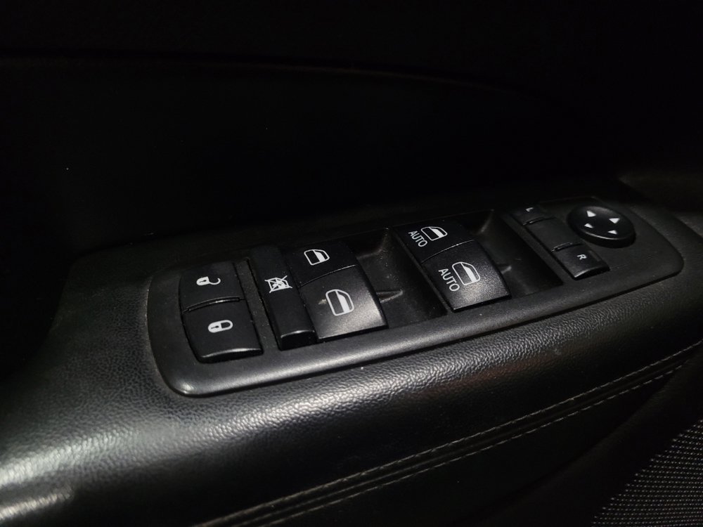 Used 2019 Jeep Grand Cherokee Laredo AWD/4WD image 27