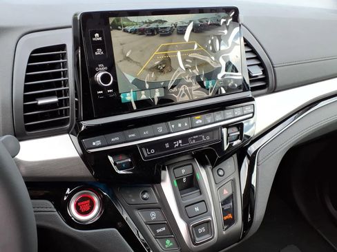 New 2026 Honda Odyssey Touring image 17