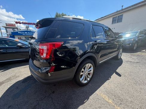 Used 2019 Ford Explorer XLT w/ Equipment Group 202A AWD/4WD image 5