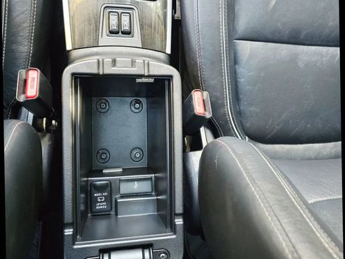 Used 2018 Mitsubishi Outlander SEL image 20