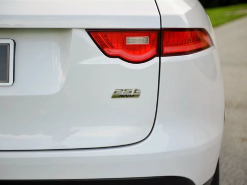 Used 2018 Jaguar F-PACE Premium AWD/4WD image 27