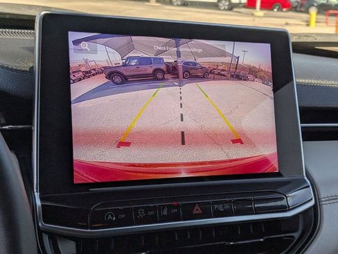 Used 2025 Jeep Compass Limited image 21