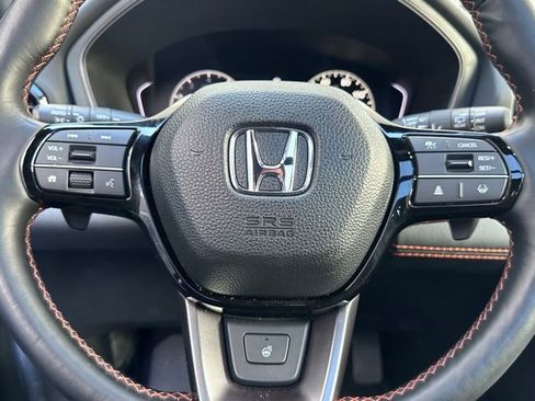 Used 2025 Honda Pilot TrailSport image 13