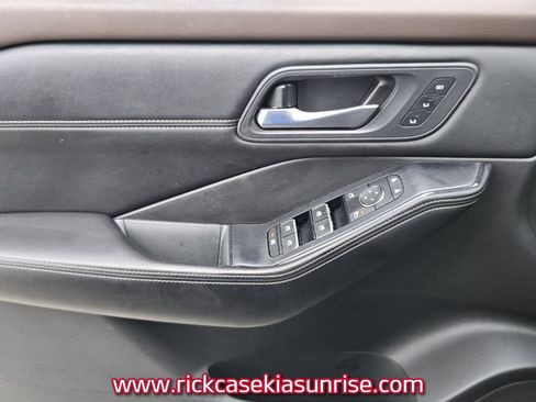 Used 2023 Nissan Rogue SL w/ SL Premium Package FWD image 27