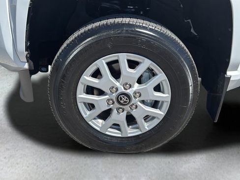 Used 2024 Toyota Tacoma SR5 AWD/4WD image 27