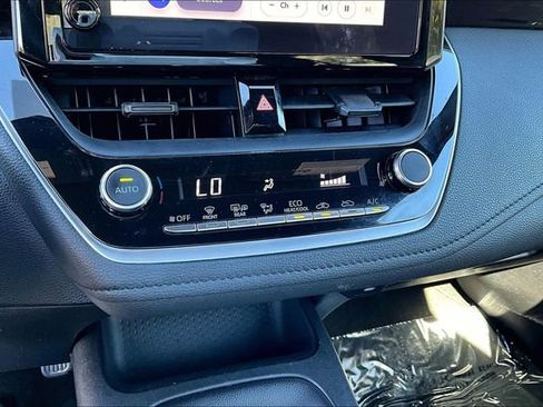 Used 2024 Toyota Corolla SE image 36