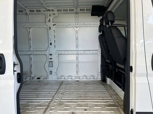 Used 2025 RAM ProMaster 2500 w/ Convenience Group FWD image 25