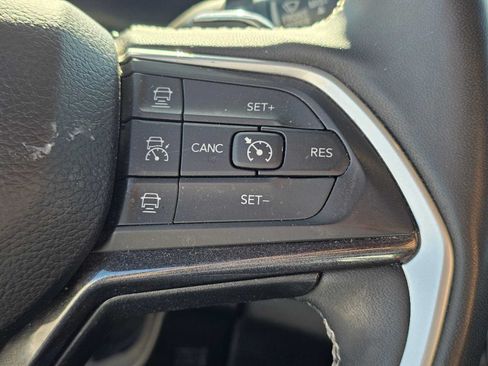 Used 2023 Jeep Grand Cherokee Altitude AWD/4WD image 29