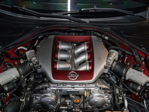 Used 2014 Nissan GT-R Premium AWD/4WD image 19