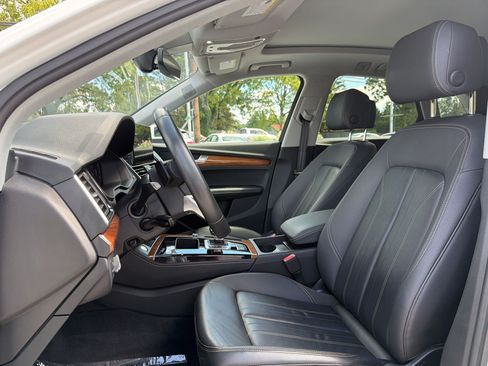 Used 2023 Audi Q5 2.0T Premium Plus w/ Premium Plus Package AWD/4WD image 5