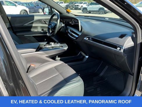 Used 2024 Cadillac Lyriq Luxury image 37