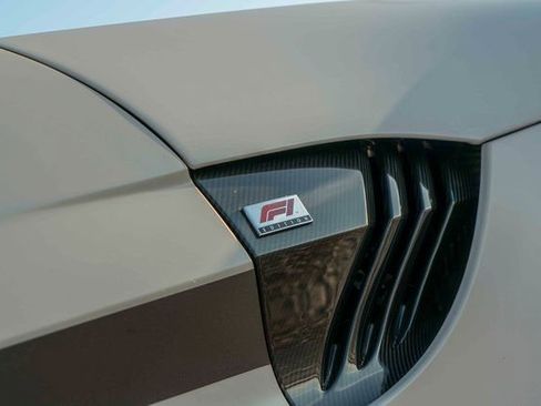 Used 2022 Aston Martin V8 Vantage Coupe image 34