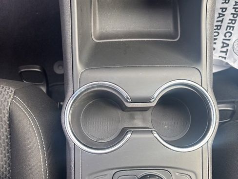 Used 2024 GMC Terrain SLE image 23