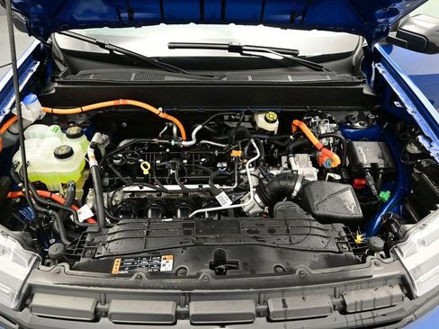 Used 2024 Ford Maverick Lariat w/ Black Appearance Package image 9