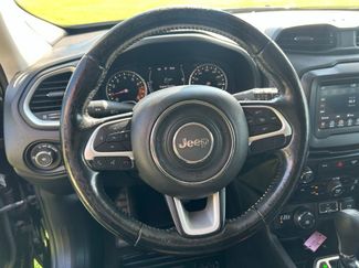 Used 2019 Jeep Renegade Latitude w/ Cold Weather Group video 2