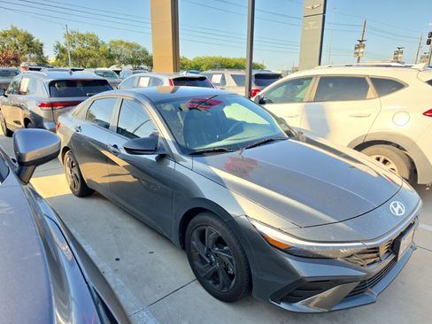 Certified 2026 Hyundai Elantra Sport w/ Cargo Package FWD image 3