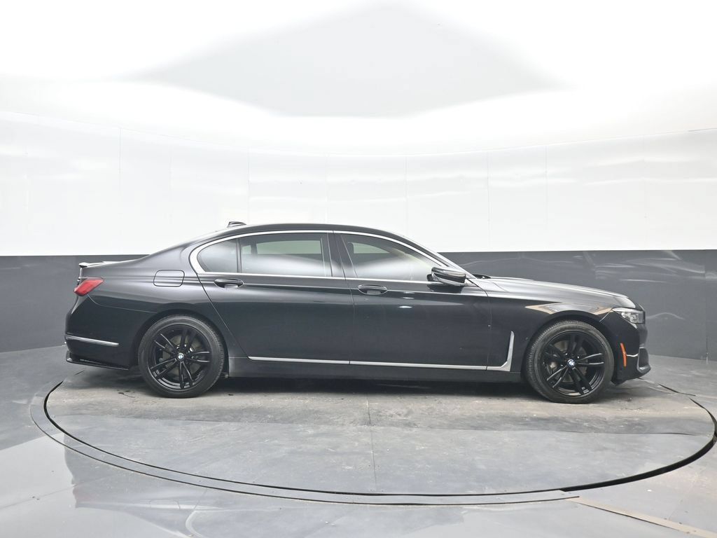 Used 2022 BMW 740i xDrive w/ Premium Package AWD/4WD image 7