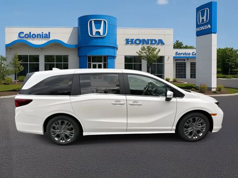 New 2026 Honda Odyssey Touring image 8
