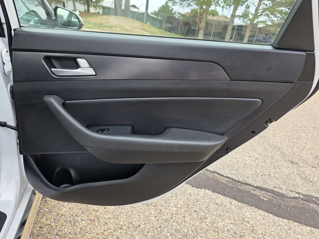 Used 2016 Hyundai Sonata Sport w/ Option Group 03 FWD image 16
