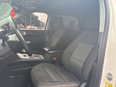 Used 2022 Ford Explorer XLT RWD image 10