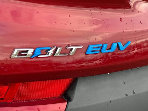 Used 2022 Chevrolet Bolt EUV Premier w/ Sun & Sound Package image 51