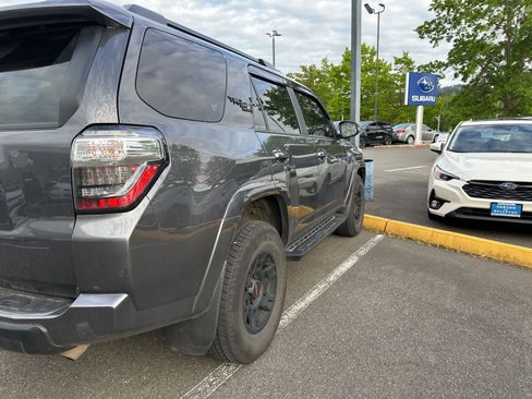 Used 2023 Toyota 4Runner TRD Off-Road Premium w/ Off Road Premium Plus Package AWD/4WD image 4