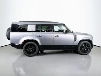 Used 2024 Land Rover Defender 130 X-Dynamic SE video 4
