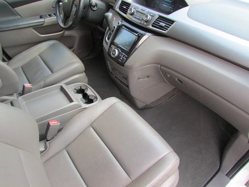 Used 2017 Honda Odyssey Touring Elite image 35