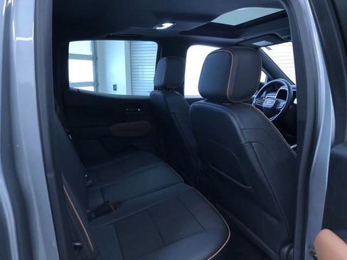 Used 2024 GMC Canyon AT4 w/ Technology Package image 16