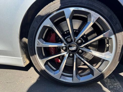 Used 2016 Cadillac ATS V w/ Luxury Package RWD image 7