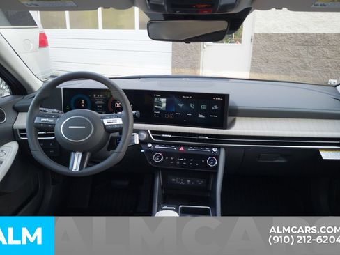 Used 2025 Hyundai Sonata SEL FWD image 17