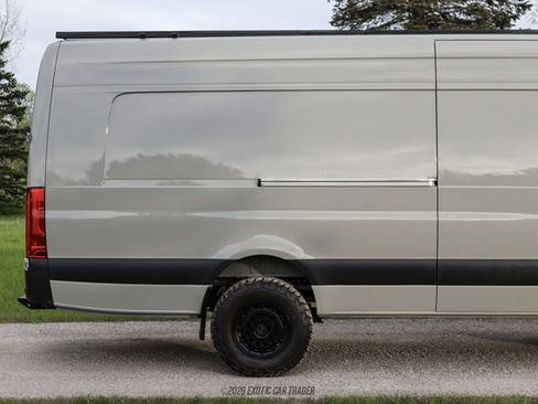 Used 2023 Mercedes-Benz Sprinter 2500 image 8