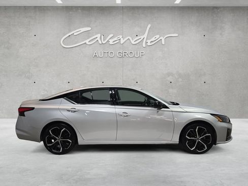Used 2024 Nissan Altima 2.5 SR FWD image 17