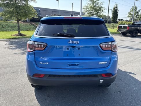 Used 2024 Jeep Compass Latitude AWD/4WD image 8