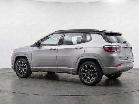 Used 2025 Jeep Compass Trailhawk AWD/4WD image 6