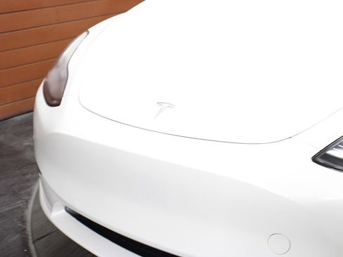 Used 2022 Tesla Model Y Long Range image 3