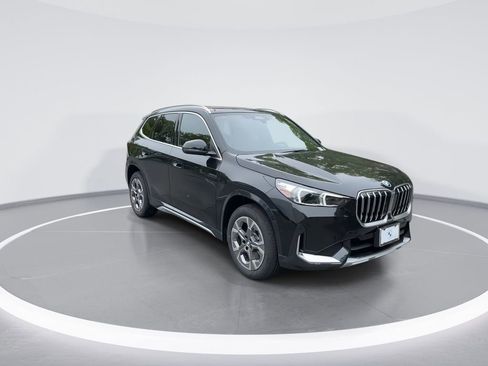 Used 2025 BMW X1 xDrive28i w/ Technology Package image 2