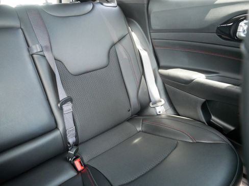 Used 2025 Jeep Compass Trailhawk AWD/4WD image 14