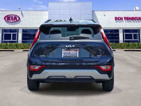 Certified 2023 Kia Niro EX FWD image 5