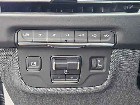Certified 2025 Cadillac Escalade Sport Platinum AWD/4WD image 27
