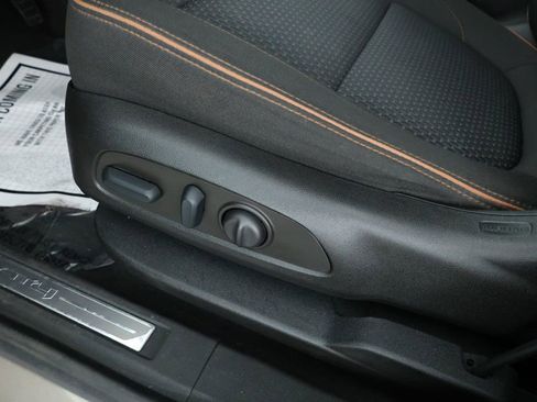 Used 2022 GMC Acadia AT4 image 9