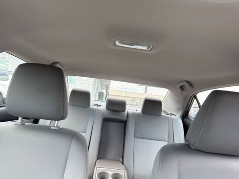 Used 2016 Toyota Corolla LE FWD image 12